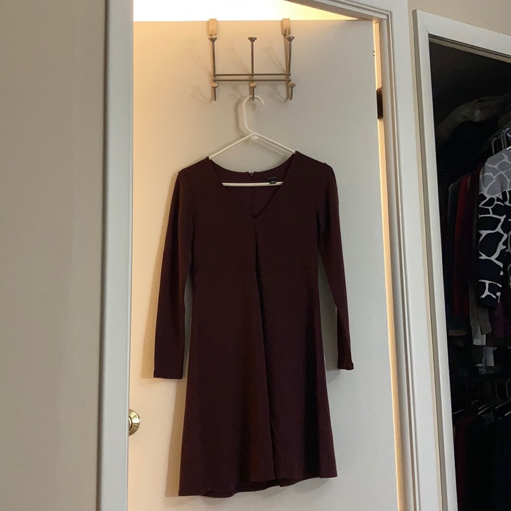 Ann Taylor Bordo V-neck Dress